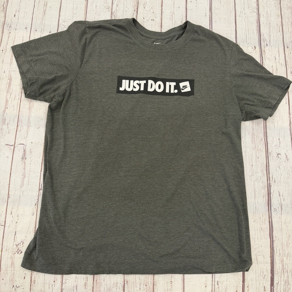 Nike Just Do It Tee Shirt Men Large Gray Lightweight Casual Activewear Workout